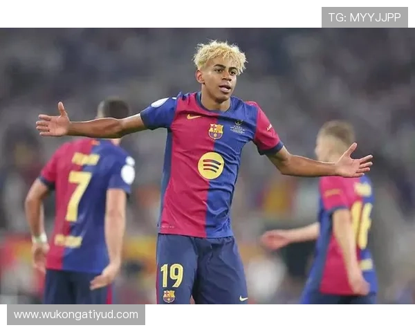 亚马尔vs博扬 巴萨两代神童发展路径差距在哪