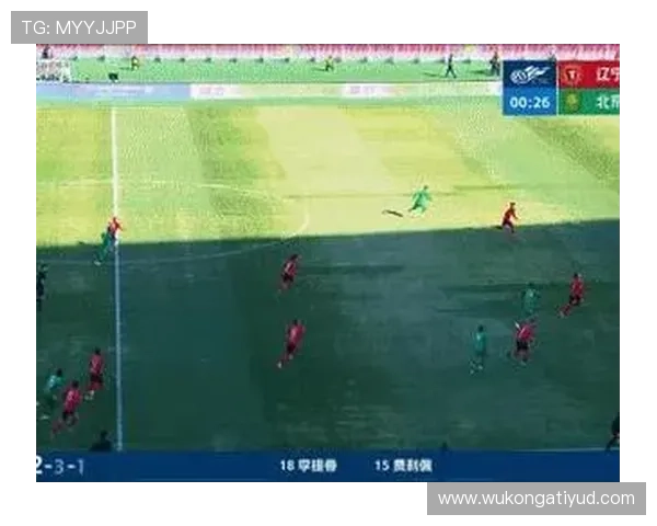 任意球中阻挡门将视线算犯规吗？规则如何界定处罚标准